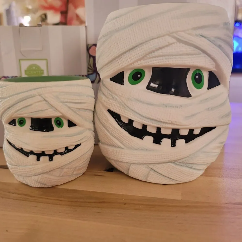 Scentsy “UNDER WRAPS” Mummy Halloween Full Size Wax Warmer and Mini Plug In